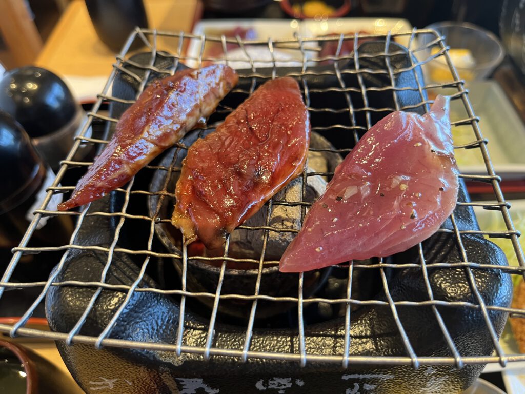カツオ炙り重🍚の投稿のサムネイル